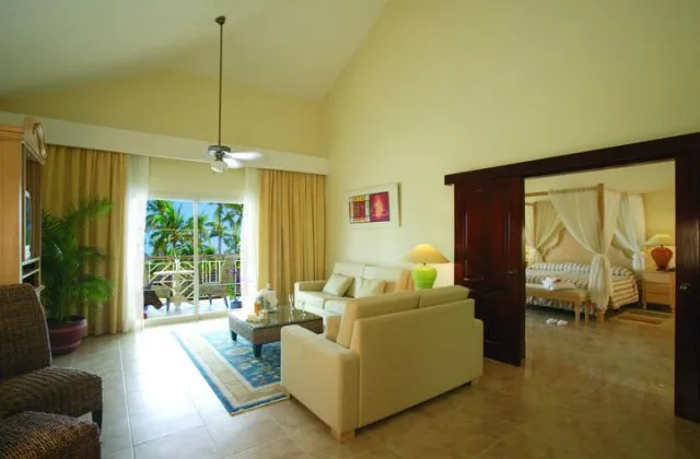 Majestic Colonial Punta Cana suite lujo sala